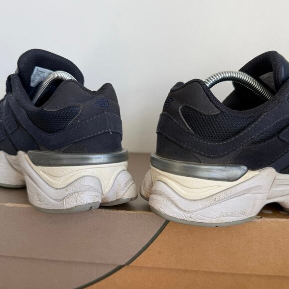 New Balance 9060 ‘Navy Blue’ Kids Sneakers - SZ 4 Y - Picture 7 of 16